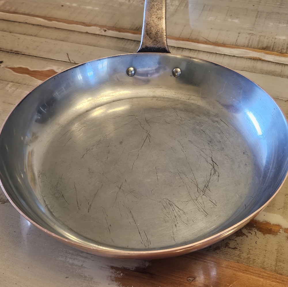 Vintage Copper Frying Pan Set, 9.5" And 11" - Picture 6 of 9